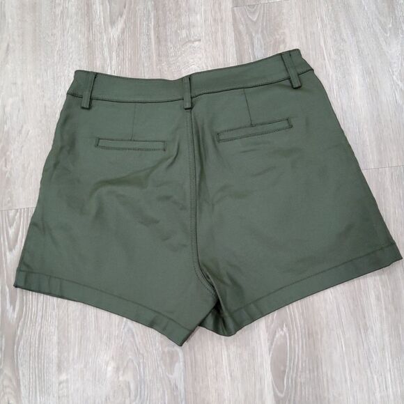 KUT FROM THE KLOTH Willa Coated Pleated Shorts Dark Green size 10 - Picture 6 of 8